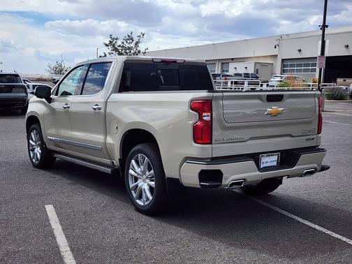 White Sands 2026 Chevrolet Silverado 1500 High Country