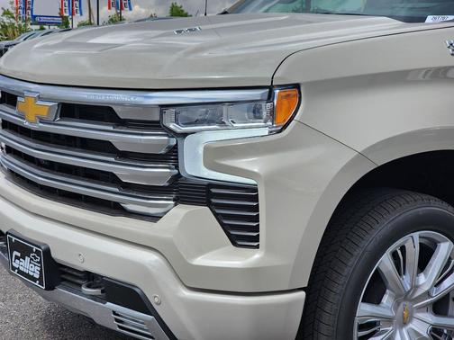White Sands 2026 Chevrolet Silverado 1500 High Country