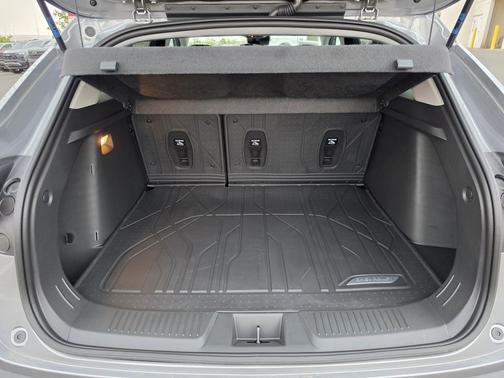 Sterling Gray Metallic 2026 Chevrolet Trax LT