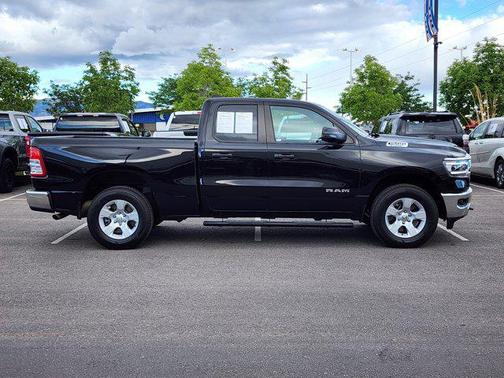 Diamond Black Crystal Pearlcoat 2023 RAM 1500 Big Horn/Lone Star