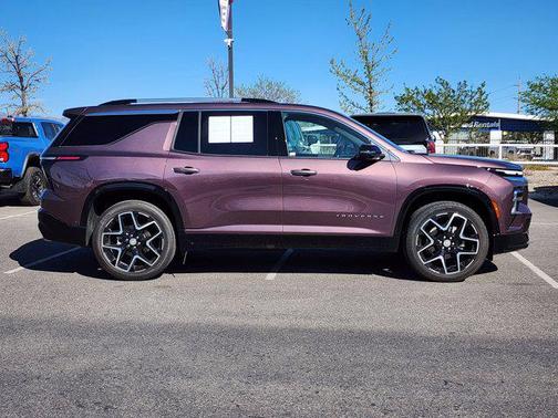 Stardust Metallic 2025 Chevrolet Traverse High Country