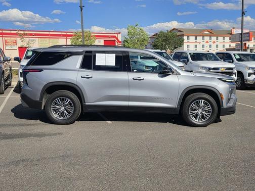 Sterling Gray Metallic 2025 Chevrolet Traverse LT