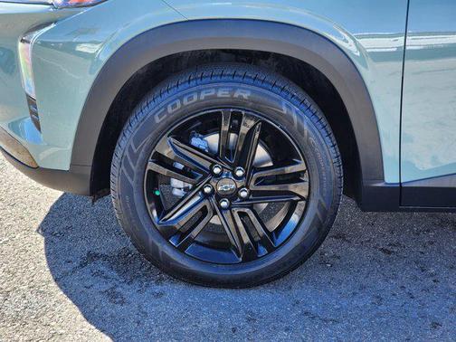 Cacti Green 2025 Chevrolet Trax FWD ACTIV