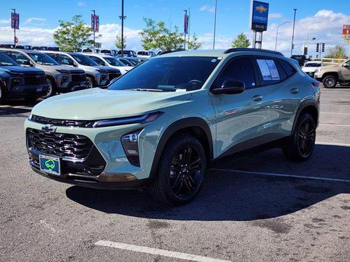 Cacti Green 2025 Chevrolet Trax FWD ACTIV