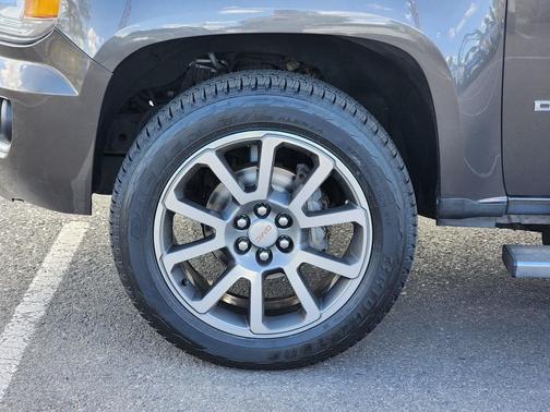 Smokey Quartz Metallic 2019 GMC Canyon Denali