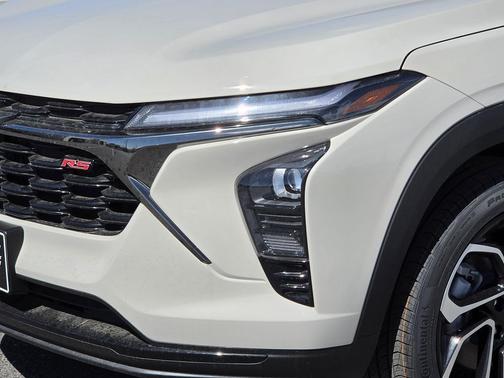 White Sands 2026 Chevrolet Trax FWD 2RS