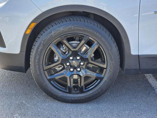 Summit White 2022 Chevrolet Blazer 2LT