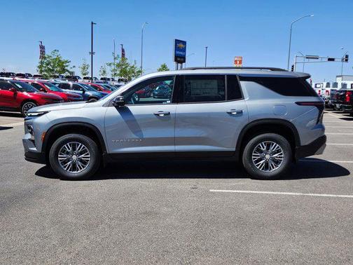 Sterling Gray Metallic 2026 Chevrolet Traverse LT