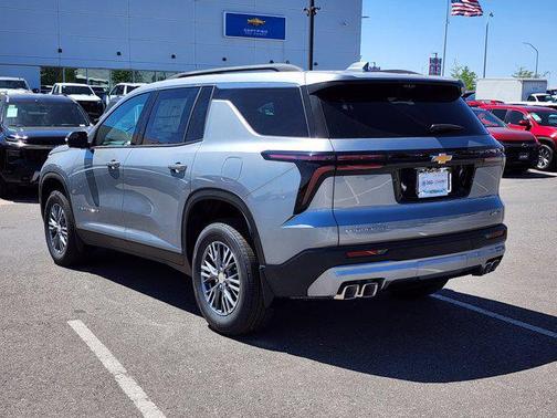 Sterling Gray Metallic 2026 Chevrolet Traverse LT