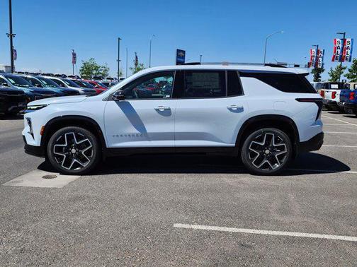 Polar White Tricoat 2026 Chevrolet Traverse High Country
