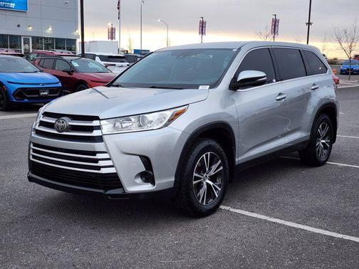 2019 Toyota Highlander LE