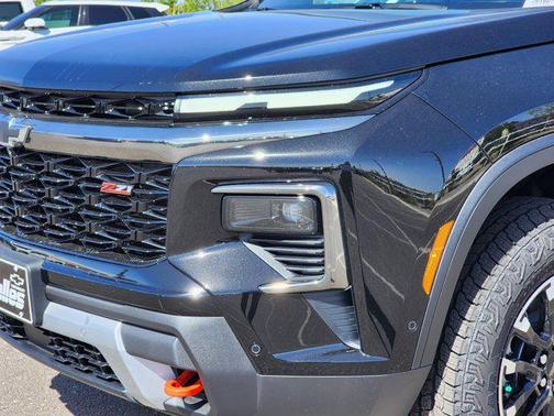 Mosaic Black Metallic 2026 Chevrolet Traverse AWD Z71