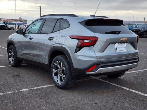 Sterling Gray Metallic 2026 Chevrolet Trax LT