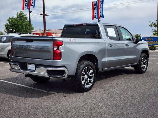 Sterling Gray Metallic 2023 Chevrolet Silverado 1500 LT