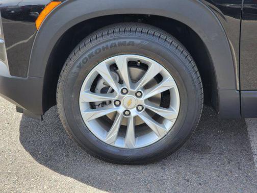 Mosaic Black Metallic 2022 Chevrolet Trailblazer LS