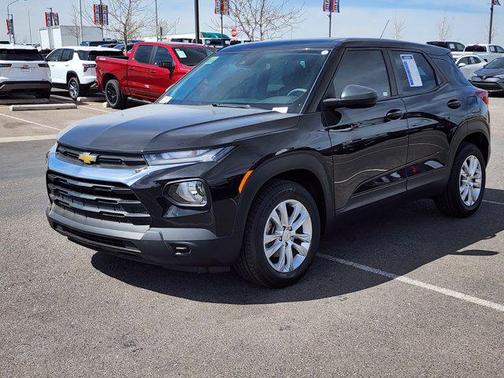 Mosaic Black Metallic 2022 Chevrolet Trailblazer LS