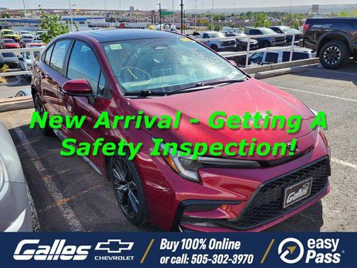 Ruby Flare Pearl/Midnight Black Metallic 2024 Toyota Corolla XSE