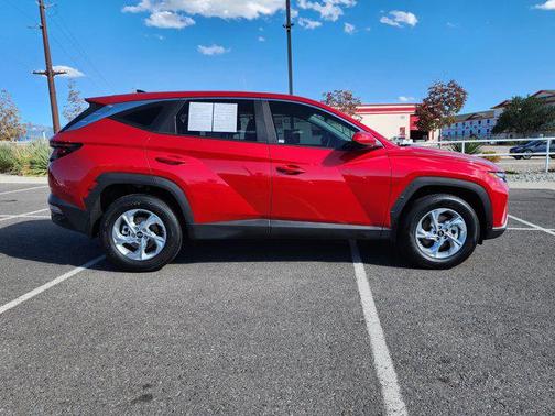 2023 Hyundai TUCSON SE