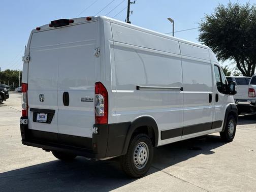 Bright White Clearcoat 2024 RAM ProMaster 2500 Tradesman