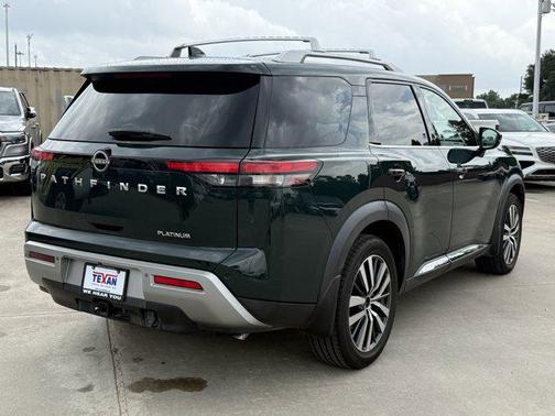 Obsidian Green Pearl 2022 Nissan Pathfinder Platinum 2WD