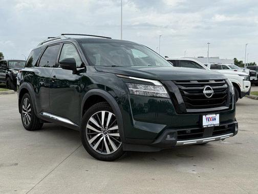 Obsidian Green Pearl 2022 Nissan Pathfinder Platinum 2WD