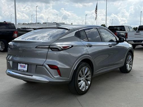 Moonstone Gray Metallic 2024 Buick Envista Avenir FWD