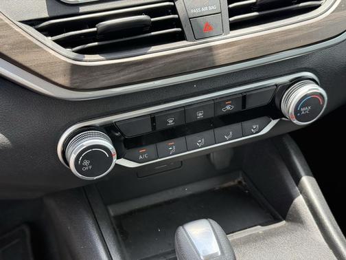Garnet Pearl Metallic 2025 Nissan Altima SV FWD
