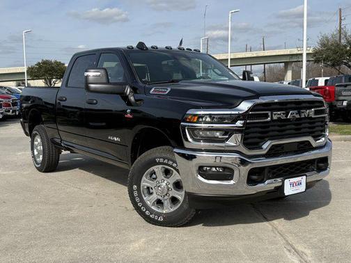 Diamond Black Crystal Pearlcoat 2026 RAM 2500 Lone Star Crew Cab 4x4 6'4' Box