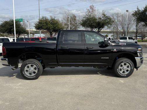 Diamond Black Crystal Pearlcoat 2026 RAM 2500 Lone Star Crew Cab 4x4 6'4' Box