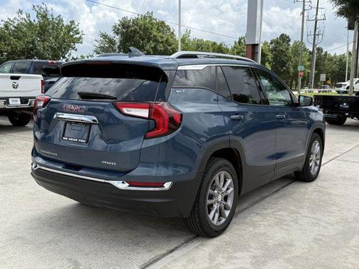 Downpour Metallic 2024 GMC Terrain SLT