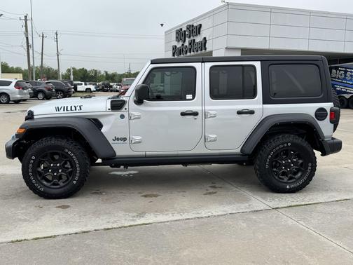 Silver Zynith Clearcoat 2023 Jeep Wrangler 4xe Willys