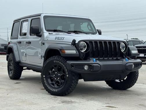 Silver Zynith Clearcoat 2023 Jeep Wrangler 4xe Willys