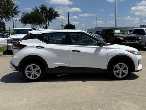 Fresh Powder 2024 Nissan Kicks S