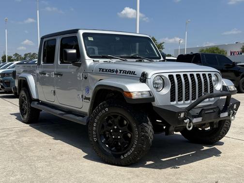 Silver Zynith Clearcoat 2023 Jeep Gladiator Texas Trail 4x4