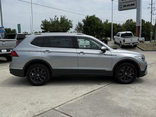 Pyrite Silver Metallic 2024 Volkswagen Tiguan 2.0T SE 4MOTION
