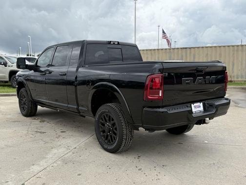 Diamond Black Crystal Pearlcoat 2026 RAM 2500 Limited Mega Cab 4x4 6'4' Box