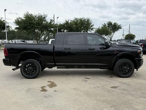 Diamond Black Crystal Pearlcoat 2026 RAM 2500 Limited Mega Cab 4x4 6'4' Box