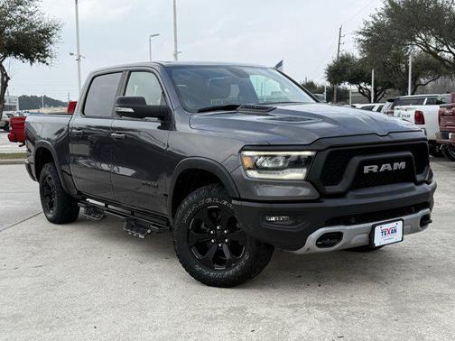 Granite Crystal Metallic Clearcoat 2019 RAM 1500 Rebel