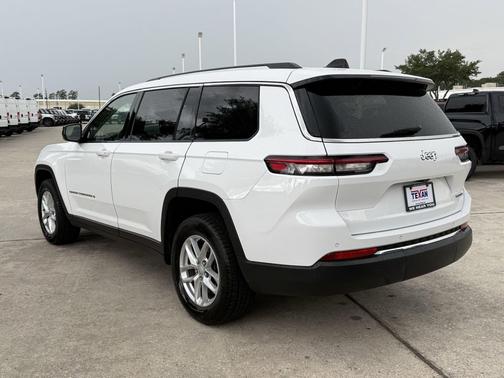 Bright White Clearcoat 2023 Jeep Grand Cherokee L Laredo