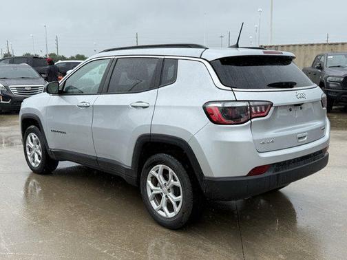 Silver Zynith Metallic Clearcoat 2024 Jeep Compass Latitude
