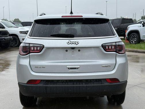 Silver Zynith Metallic Clearcoat 2024 Jeep Compass Latitude