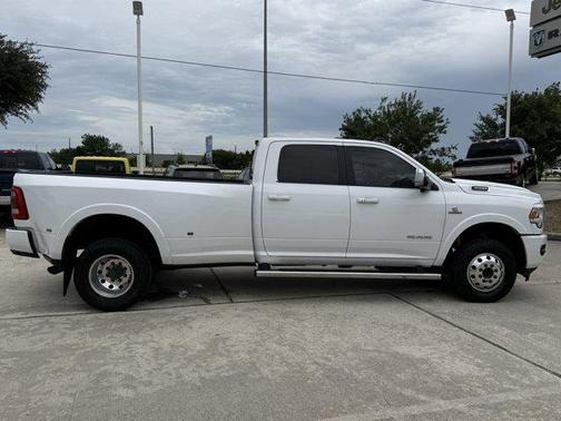 Bright White Clearcoat 2019 RAM 3500 Laramie Crew Cab 4x4 8' Box