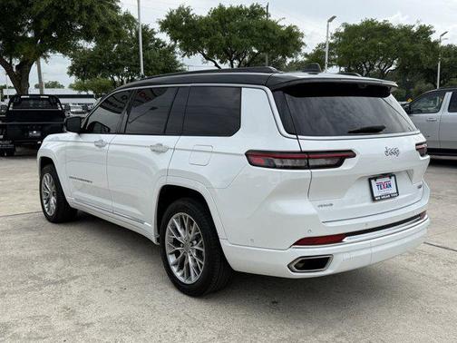Bright White Clearcoat 2024 Jeep Grand Cherokee L Summit