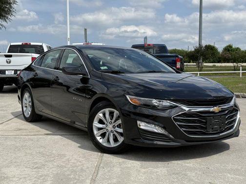 Mosaic Black Metallic 2024 Chevrolet Malibu FWD 1LT