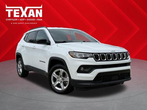 Bright White Clearcoat 2024 Jeep Compass Latitude