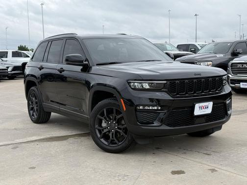 Diamond Black Crystal Pearlcoat 2025 Jeep Grand Cherokee Limited