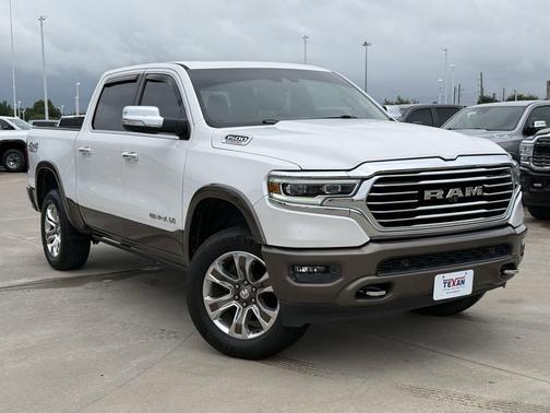 Ivory White Tri-Coat Pearlcoat 2020 RAM 1500 Longhorn