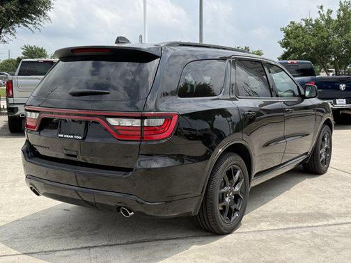DB Black Clearcoat 2026 Dodge Durango GT HEMI V8 AWD