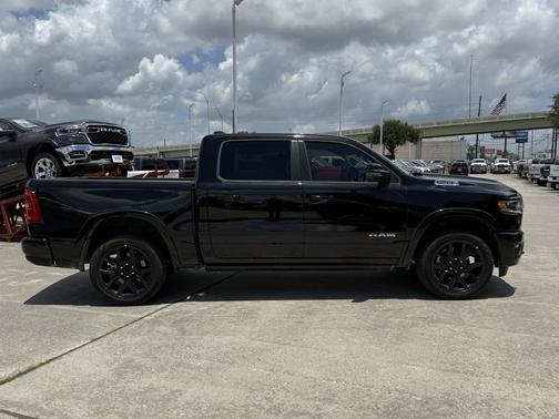 Diamond Black Crystal Pearlcoat 2026 RAM 1500 Laramie