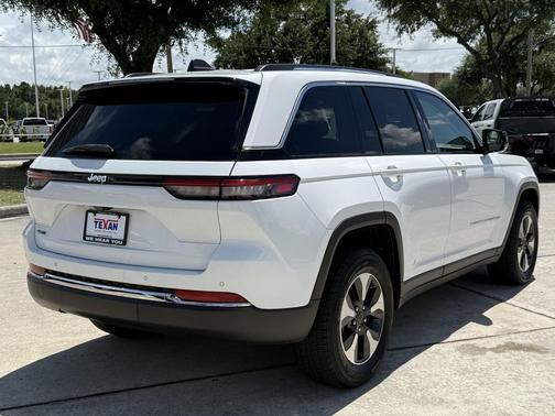 Bright White Clearcoat 2024 Jeep Grand Cherokee 4xe Base